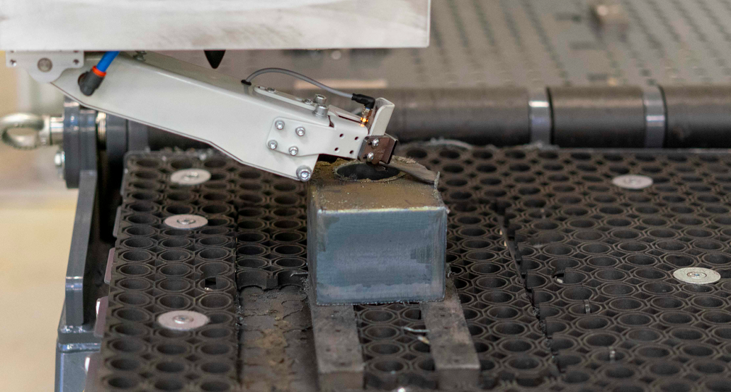 Automatisiertes Entschlacken mit dem Meißel