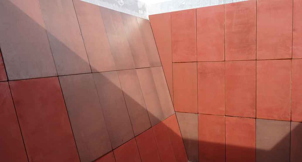 Wear resistant inner lining