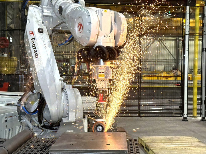 Robotic grinding of steel plate using the Teqram EasyGrinder