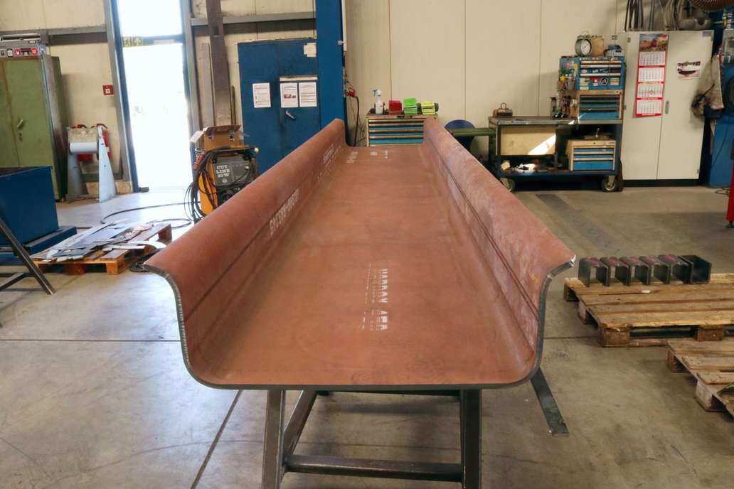 Großes Verschleißteil aus Hardox Wearplate